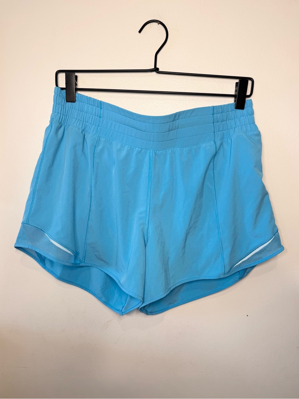Lululemon Hotty Hot High-Rise Lined Short 4"
Kayak Blue Light